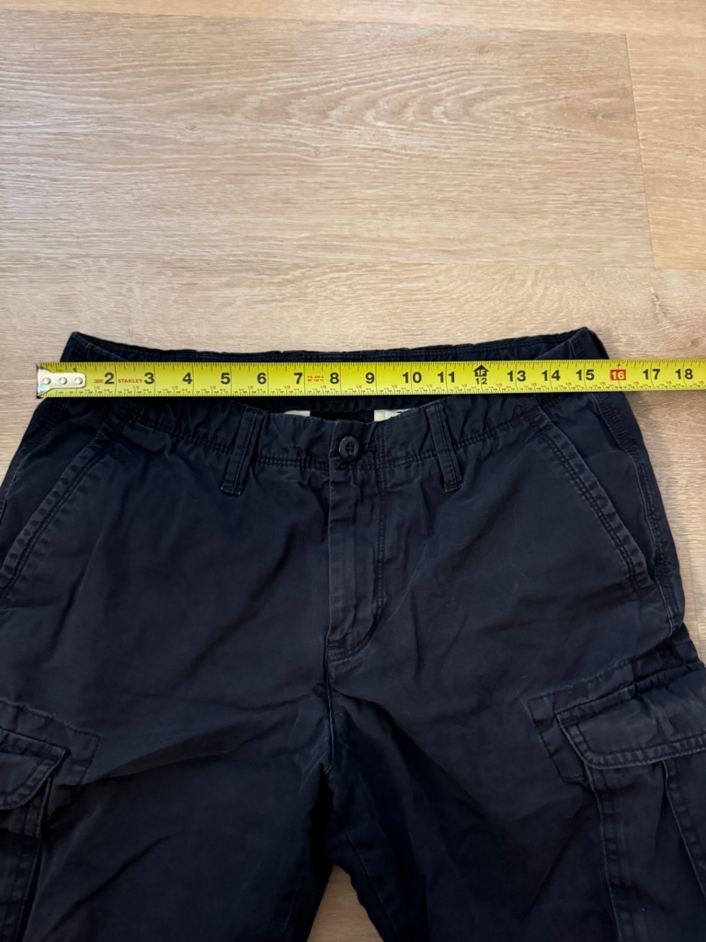 GAP Navy Cargo Shorts Men’s Size 29 - Picture 4 of 6